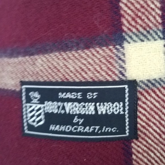 Handcraft,INC. 100% Virgin Wool Plaid Scarf - Picture 4 of 7